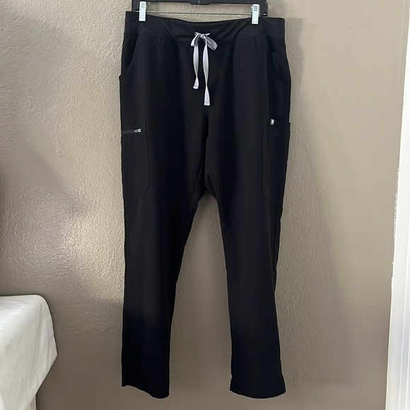 FIGS Yola Scrub Pants Yoga Style Size L | Black High-Waisted, Comfortable Fit - Picture 13 of 13